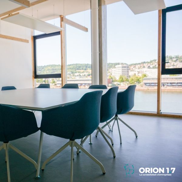 Bureau de 4 personnes en location à Rouen